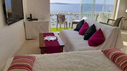 Bugibba Apartment | Coral