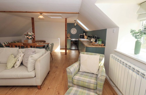 Penrith Cottage | CORNER COTTAGE, pet friendly, character holiday cottage in Penrith