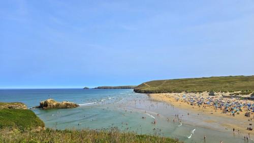 Goonhavern House | Cornerways, Nr Perranporth