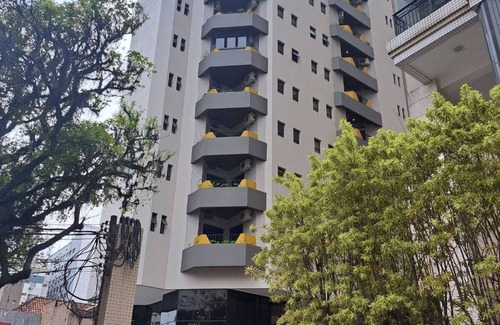 Gonzaga Apartment | Cosmopolitan Praia Flat