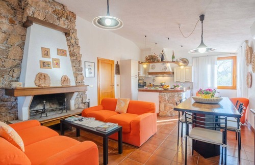 Paduledda Apartment | Cosy apartment for 6 guests with WIFI, A/C, TV and terrace