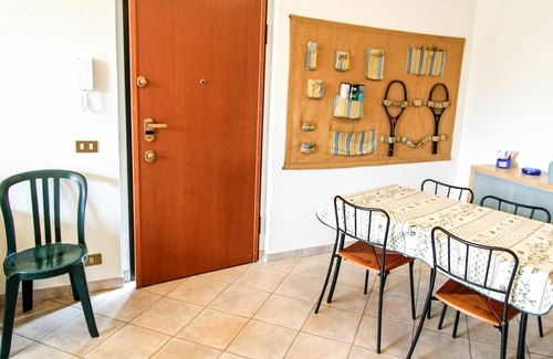 Castello Apartment | Cosy apartment for 4 people with pool, TV, balcony and parking