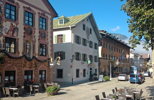 Farchant Apartment | Cosy apartment for 2 guests with WIFI, TV and terrace