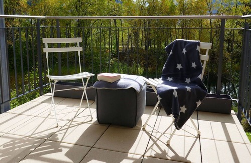 Samedan Apartment | Cosy apartment for 4 people with WIFI, TV, balcony and parking