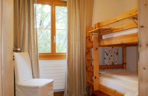Samedan Apartment | Cosy apartment for 4 people with WIFI, TV, balcony and parking