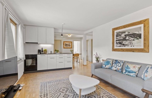 Parpan Apartment | Cosy apartment for 4 people with WIFI, TV and balcony