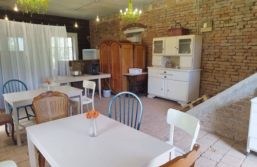 Lukavice Apartment | Cosy apartment for 6 guests with pool, WIFI, TV and patio