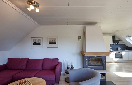 Frankenau House | Cosy apartment in villa for 8 people with WIFI, TV, terrace and pets allowed