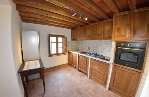 Nozanno Villa | Cosy apartment in villa with internet, pool, A/C, TV, terrace, panoramic view, close to Lucca