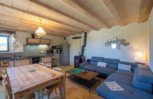 Saint-Sauveur-de-Cruzieres House | Cottage 'Gite Figuier Et Vignes' with Shared Pool, Private Terrace and Wi-Fi