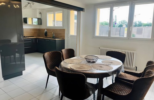 Saint-Florentin Cottage | Cottage 'Gîte Le Flot' with Private Garden and Wi-Fi