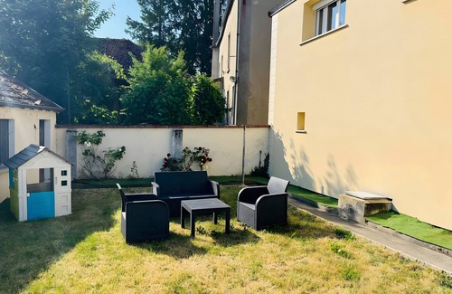 Saint-Florentin Cottage | Cottage 'Gîte Le Flot' with Private Garden and Wi-Fi