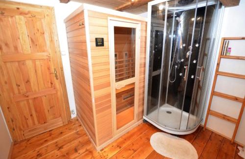 Liberec House | Cottage in Liberec with Sauna and Ski Nearby