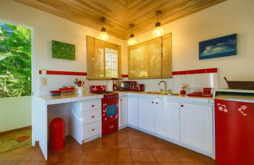 Escobal House | Cottage in Magic Mountain Views