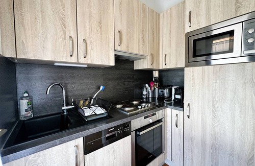 La Londe-les-Maures House | Cottage with 2 bedrooms for 4 people with shared pool and tennis