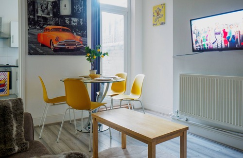 Stoke-on-Trent Apartment | Couldon Lodge Double Room 1
