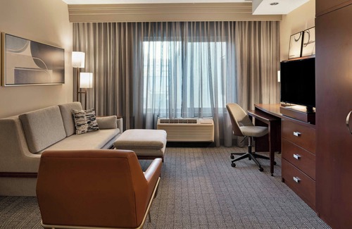 Harbor Hotel | Courtyard by Marriott Long Beach Airport