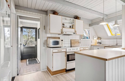 Lodbjerg Hede Cottage | Coxy cottage overlooking the golf course at Søndervig - 1019