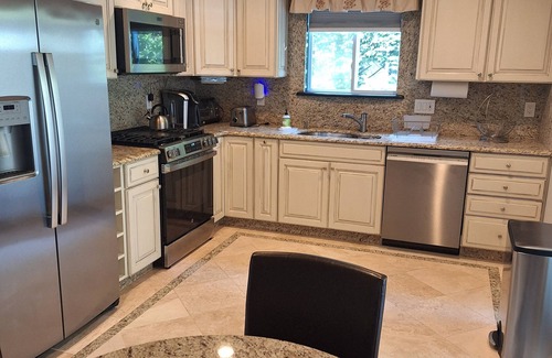 Hyannis Apartment | Cozy 1-bedroom apartment with AC, WiFi in charming Barnstable