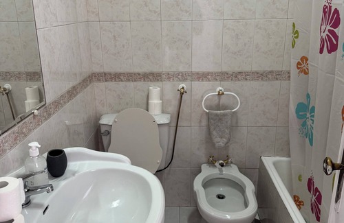 Queluz Apartment | Cozy 3-bedroom Monte-Abraão