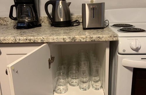 Barrie Apartment | Cozy and Private Lower level apartment