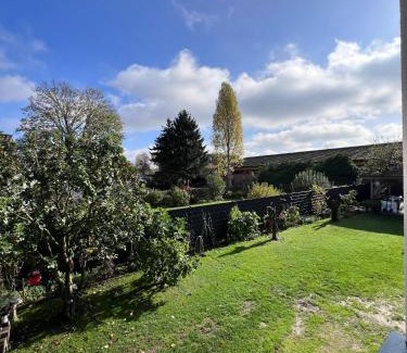 Gerresheim Apartment | Cozy Apartment with Excellent Transport Links to Old Town, Main Station and Trade Fair