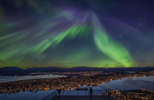 Tromsdalen Apartment | Cozy Arctic Aurora I Near The Arctic Cathedral