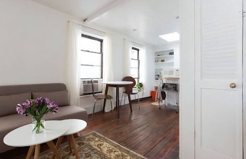 SoHo Apartment | Cozy bright studio apartment - Soho/Village 30+ Days Only