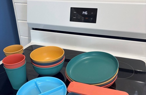 Winnipeg Beach Cottage | Cozy Cottage 1 block from Lake