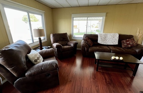 Thousand Palms House | Cozy desert home in popular Tri Palms Estates