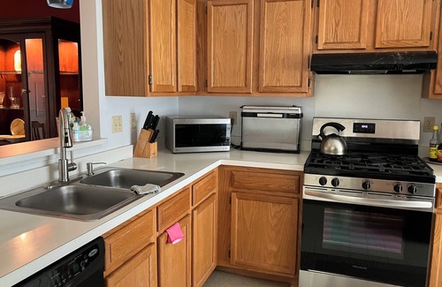 Harrisburg House | Cozy Family 3BR near Hershey & Harrisburg for 5 ModernComforts Free Parking