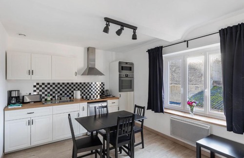 Port-en-Bessin-Huppain House | Cozy Holiday Home in Port en Bessin Huppain with Heating Facility