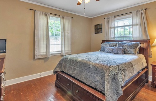 Capital View House | Cozy Home away from Home in Little Rock by RedAwning