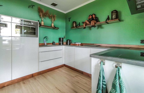 Meer House | Cozy home in Den Ham with kitchen