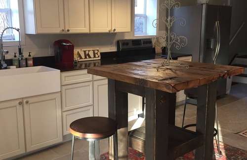 Skaneateles House | Cozy Lake Cottage and just a short drive into the village of Skaneateles!