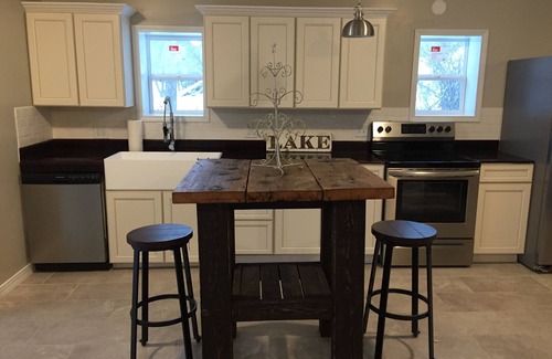 Skaneateles House | Cozy Lake Cottage and just a short drive into the village of Skaneateles!