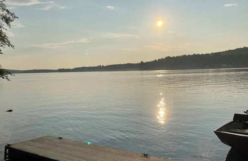 Caroga Lake Resort | Cozy lake retreat . 330 direct Lake front property on Canada lake with dock.