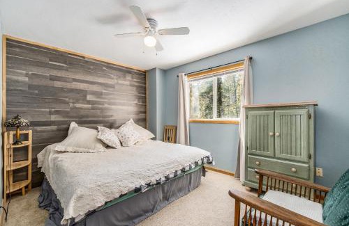 Valley of the Sun House | Cozy Log Cabin W Views & Bbq Deck