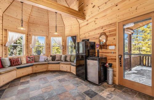 Valley of the Sun House | Cozy Log Cabin W Views & Bbq Deck
