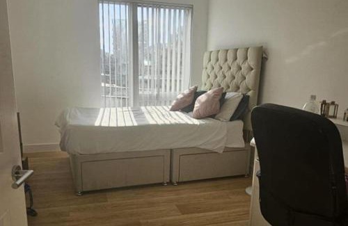 Peninsula Apartment | Cozy London Apartment Retreat next to the 02