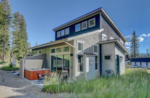 Rendezvous House | Cozy Modern Cabin W Hot Tub - Minutes To Ski Area