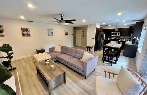 The Hammocks House | Cozy Oasis Pool Home-1 Min from Baptist Hospital