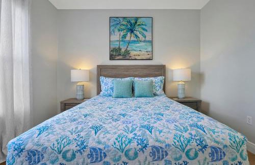 Lake Berkley House | Cozy, quiet and renovated pool home near Disney