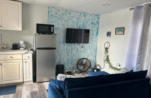 Gulf Gate Estates Apartment | Cozy Studio only 10 minutes by car of Siesta Key