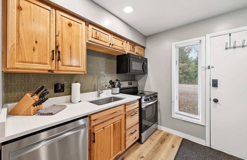 Ellicottville Condo | Cozy Studio, Walk or Bike to Holiday Valley or Town, A/C