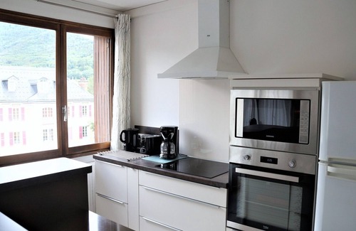 Barcelonnette Apartment | Cozy T3 in Barcelonnette Center - Renovated, Sleeps 6, Balcony, Lift, Prime Location