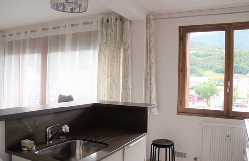 Barcelonnette Apartment | Cozy T3 in Barcelonnette Center - Renovated, Sleeps 6, Balcony, Lift, Prime Location