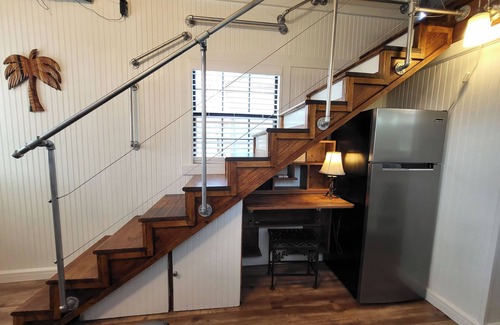 Cleveland House | Cozy Tiny Home in Splendora with AC and WiFi - Perfect Getaway