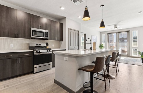 Downtown Phoenix Apartment | CozySuites at Downtown Phoenix