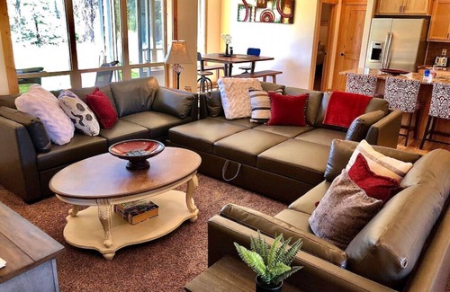 Tamarack Resort Apartment | Crane Shores Cabin .